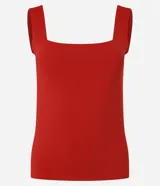 Blusa básica sin mangas marca Cortelle, confeccionada en poliamida, con escote cuadrado y tirantes medianos.