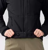 Campera negra de mujer, ligera y transpirable, con tejido elástico antidesgarro Pertex® Quantum Air y aislamiento Primaloft® Gold Active. Cuenta con bolsillo en el pecho con cremallera, dos bolsillos con cremallera para las manos, puños elásticos y diseño compactable.