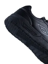 Championes urbanos Umbro modelo Milo-High, color azul marino con detalles en gris y suela blanca. Presentan el logo de la marca en el lateral y cordones al tono.