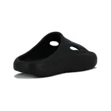 Chancletas Diadora modelo Agia, color negro con logo blanco.