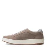 Zapatos urbanos Freeway de cuero negro, con diseño de capellada microperforada en los laterales, cierre mediante cordones y suela de goma blanca con detalle de marca en relieve.