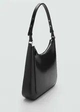 Bolso de hombro tipo hobo en color negro, con diseño estructurado, cierre de cremallera superior y asa ajustable.