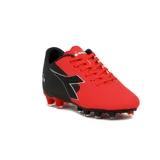 Championes de fútbol Diadora Striker II MD, color rojo y negro, con cordones rojos y logo de la marca en blanco.