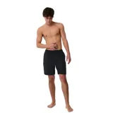 Short de baño Rip Curl S-Series Vc Pivot color negro, con diseño liviano y dinámico, confeccionado en tela elastizada respirable con tratamiento repelente al agua. Cuenta con cintura elástica y cordón ajustable.