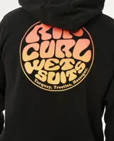 Canguro de abrigo negro con cierre frontal completo y capucha con cordón ajustable. Presenta bolsillos tipo canguro y un pequeño logo estampado circular en el pecho en tonos degradados de rojo y amarillo.