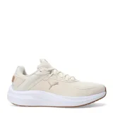 Championes Puma Skyrocket Lite 2 Alt, color beige claro con suela blanca y detalles en marrón. Cuentan con capellada de malla transpirable, amortiguación PUMALITE, plantilla SOFTFOAM+ y sistema de ajuste FIT PLUS.
