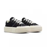 Zapatillas urbanas Converse Chuck Taylor All Star Cruise, color negro con suela de plataforma color hueso y cordones blancos.