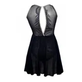 Vestido negro de malla transparente con diseño ajustado al cuerpo, escote halter y falda corta con vuelo. Incorpora body integrado con ganchos de regulación en la parte inferior.