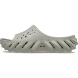 Sandalias Crocs Echo Slide de color negro, confeccionadas en Croslite moldeado, con diseño futurista, perforaciones para ventilación y suela con relieve texturizado.