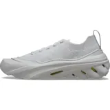Championes Crocs Echo Surge de diseño deportivo y urbano. Presentan una parte superior de punto elástico en color verde militar con cordones tradicionales en tono celeste y blanco. Cuentan con una entresuela gruesa y exagerada de color beige con aberturas laterales y plantilla LiteRide.
