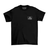Remera negra de corte clásico con cuello redondo y manga corta. Presenta un estampado frontal pequeño en el pecho con la frase 'UNA LLORADITA Y A SEGUIR' dentro de un recuadro blanco.