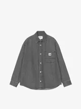 Camisa de denim Carhartt modelo Marly, color gris oscuro con efecto lavado. Presenta cierre frontal con botones metálicos, cuello clásico y un bolsillo frontal con el logo de la marca bordado.