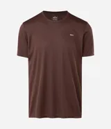 Remera deportiva de manga corta con cuello redondo, confeccionada en tejido técnico de poliéster con tecnología de secado rápido. Presenta recortes laterales en poliamida y detalles reflectantes.