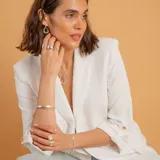 Esclava rígida de plata 925 con acabado satinado y diseño de cinta plana.