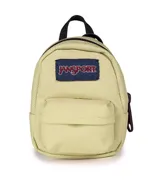 Mini mochila decorativa JanSport, color beige, con cierre principal y bolsillo frontal. Incluye etiqueta de la marca en el frente y gancho para colgar.