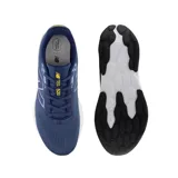 Championes New Balance M520LO9 azules con entresuela Fresh Foam blanca y logo celeste.