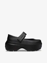 Zuecos Crocs negros con plataforma y tira ajustable con el logo de la marca.