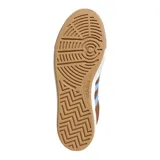 Championes Adidas Nora color marrón con detalles celestes y suela blanca.