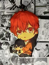 Peluche sublimado de Mafuyu Satō del anime Given, sosteniendo un peluche pequeño.