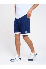Short deportivo Umbro de color azul con detalles blancos en el dobladillo y el logo de la marca estampado en una pierna.