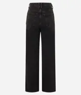 Pantalón wide leg negro de sarga de algodón, con cintura alta, trabillas, bolsillos delanteros y traseros, y cierre con botón y cremallera.