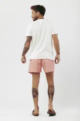 Short de baño con estampado tropical de hojas y loros, con cordón ajustable en la cintura.