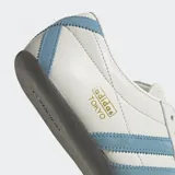 Championes Adidas Tokyo, reedición de un clásico de perfil bajo de 1964. Exterior de cuero liso y tela, interior de tela suave y suela de caucho para mayor tracción.