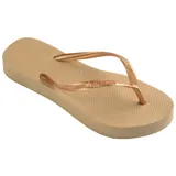 Sandalias de goma Havaianas modelo Slim, color gris oscuro, con tiras finas metálicas y diseño clásico de dedo.