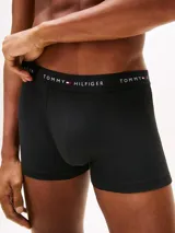 Pack de tres calzoncillos tipo bóxer Tommy Hilfiger de microfibra elástica, color negro, con cintura elástica con el nombre de la marca grabado.