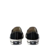 Championes Converse All Star Chuck 70 de caña baja, color negro con detalles en blanco.