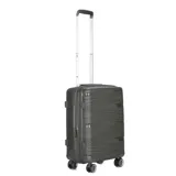 Valija rígida de color gris con diseño de líneas horizontales y verticales. Cuenta con fuelle extensor, ruedas 360° y candado incorporado.