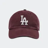 Gorra de béisbol color bordó con el logo de los Dodgers bordado en blanco en el frente.