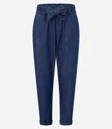 Pantalón baggy de jeans azul oscuro, con cintura elástica y lazo para ajustar.