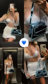 Vestido corto blanco con red de strass manga larga.