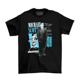 Remera negra de algodón con estampado gráfico frontal de Michael Scott de la serie The Office, incluyendo frases icónicas del personaje y el logo de Dunder Mifflin.