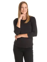 Remera básica de modal con cuello redondo a la base y mangas tres cuartos.