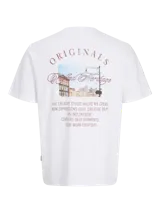 Remera de manga corta y cuello redondo con calce relajado. Confeccionada en algodón orgánico, presenta un diseño minimalista con una pequeña estampa en el pecho.