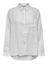 Camisa de lino y viscosa blanca con finas rayas verticales grises, de corte regular con cuello clásico, cierre frontal de botones, manga larga con puños abotonados y un bolsillo aplicado en el pecho.