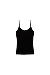 Camiseta ajustada color blanco de tirantes finos y escote redondo, confeccionada en tejido elástico.