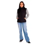 Campera híbrida con cuerpo de chaleco acolchado negro y mangas de buzo en color gris. El cuerpo presenta un diseño matelaseado con cierre frontal completo y bolsillos laterales con cierre, mientras que las mangas cuentan con puños elásticos.
