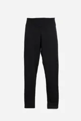 Calza capri negra de algodón y lycra, con cintura alta elástica.
