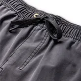 Short de baño Roark modelo Shorey, color gris oscuro, con cintura elástica y cordón ajustable.