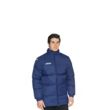 Campera Joma de hombre modelo Anorak Alaska, color azul marino, con cierre frontal y cuello alto.