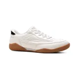 Championes Skechers Zinger Evo modelo Off The Pitch para hombre, en color blanco con suela de goma marrón y detalles en negro. Confeccionados en material sintético con la tecnología Slip-ins para un calce fácil y cómodo sin necesidad de atar cordones.
