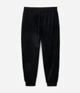 Pantalón jogger de plush color negro, con cintura elástica, bolsillos laterales y puños ajustados en los tobillos.