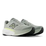 Championes de running New Balance Fresh Foam More V6 para hombre, color verde claro con entresuela alta blanca y detalles en negro y verde flúor. Presentan capellada de malla transpirable y el logotipo "N" característico en el lateral.