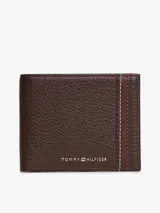 Billetera plegable Tommy Hilfiger de piel granulada color marrón, con diseño compacto, compartimento interior para billetes, múltiples ranuras para tarjetas y detalles distintivos de la marca con costuras tricolores y logo metálico.