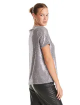 Blusa de manga corta con acabado de lentejuelas en color verde esmeralda, escote a la base y forro interno a tono.