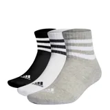 Pack de tres pares de medias Adidas de caña baja, con las icónicas tres tiras en contraste. Incluye un par negro con tiras blancas, un par blanco con tiras negras y un par gris con tiras blancas.