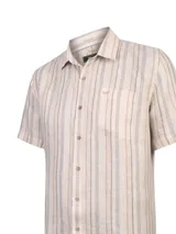Camisa de manga corta RKF para hombre, de color beige con diseño de rayas verticales en tonos marrones y celestes, cuello camisero, cierre frontal de botones y un bolsillo ojal en el pecho.
